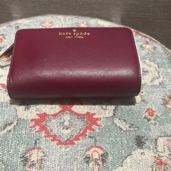 NWOT Kate Spade Burgandy Wallet - Picture 6 of 6